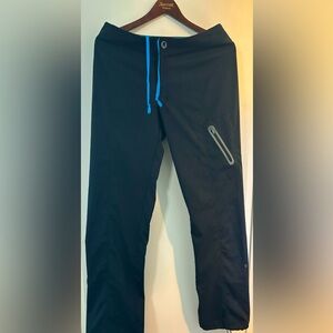 Columbia Omnitech woman’s pants size 6